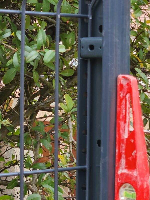 Clip pour poteau à clips RAL7016